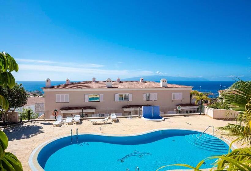 Modern Bright And Welcoming Ocean View Apartment