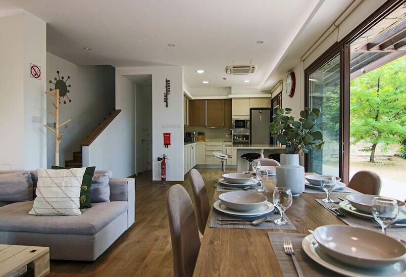 Phaedrus Living: Forest View Luxury Villa Chantara