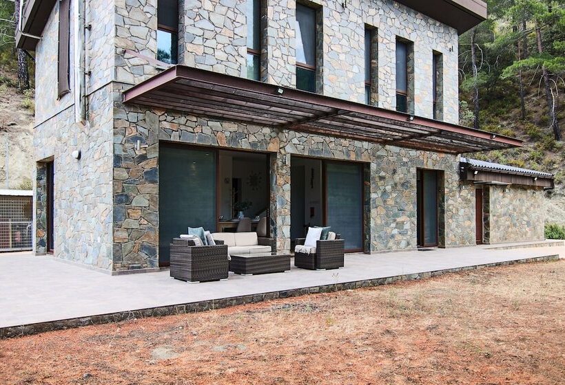 Phaedrus Living: Forest View Luxury Villa Chantara