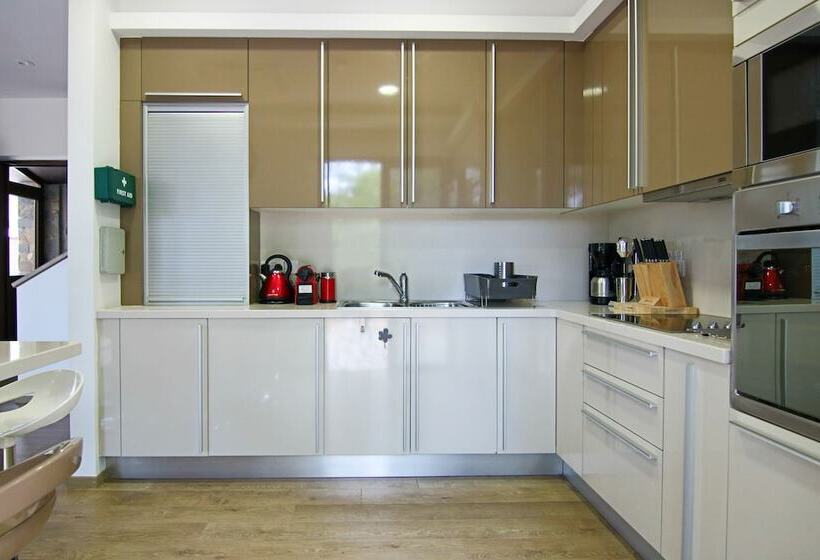 Phaedrus Living: Forest View Luxury Villa Chantara