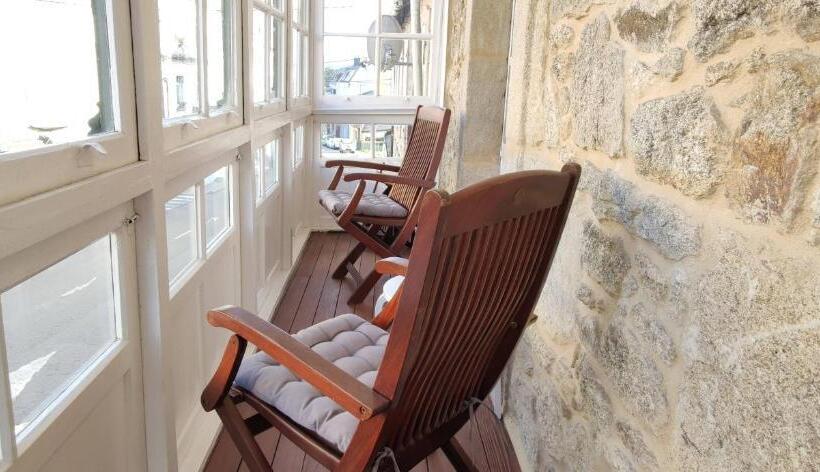 Piso Céntrico Amplio, Luminoso, En Casa De Piedra