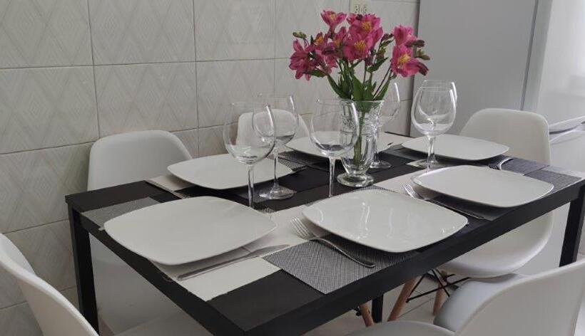 Piso Céntrico Amplio, Luminoso, En Casa De Piedra