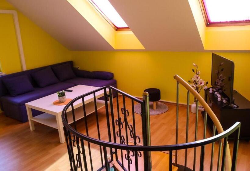 Počitniška Hiška Pod Hadikom