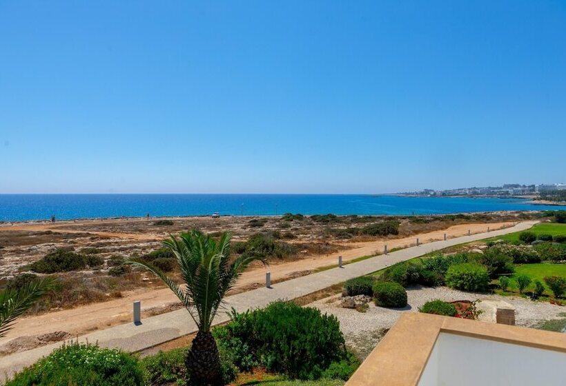 Protaras Seafront Villa Violetta