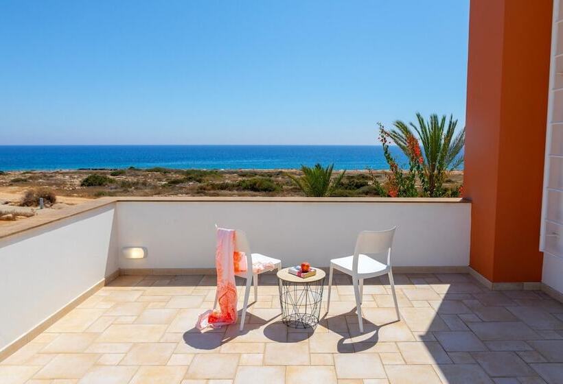 Protaras Seafront Villa Violetta