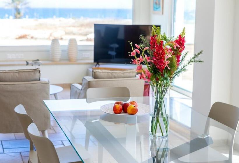 Protaras Seafront Villa Violetta