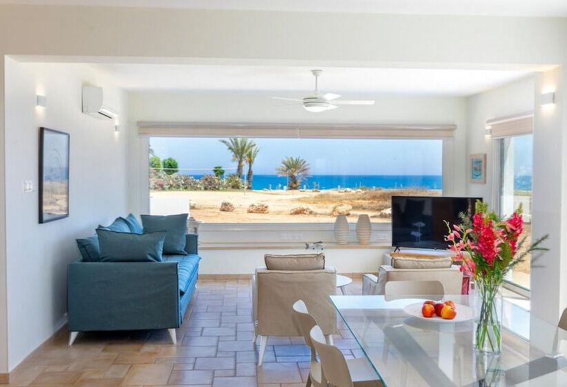 Protaras Seafront Villa Violetta