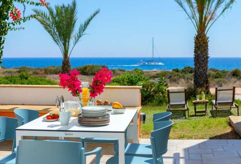 Protaras Seafront Villa Violetta