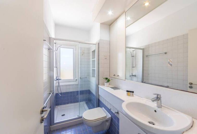 Protaras Seafront Villa Violetta