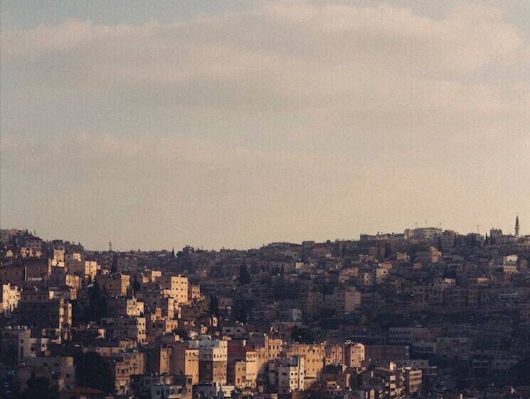 The Royal Luxury Superior Queencot