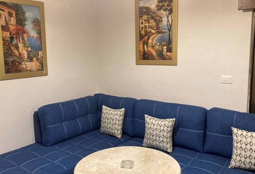 The Royal Luxury Superior Queencot