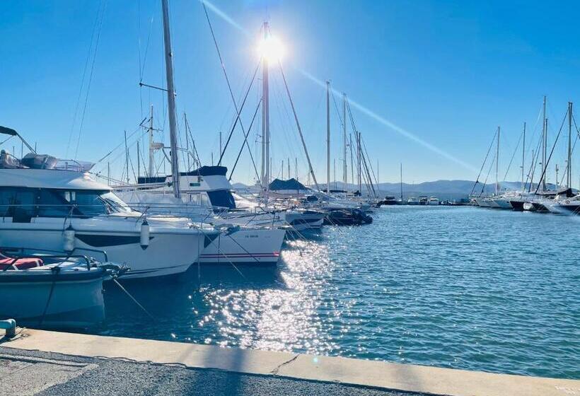 Très Bel Appartement Face Au Port Santa  Piscine