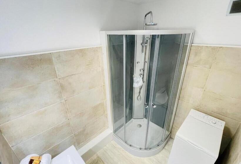 Très Bel Appartement Face Au Port Santa  Piscine