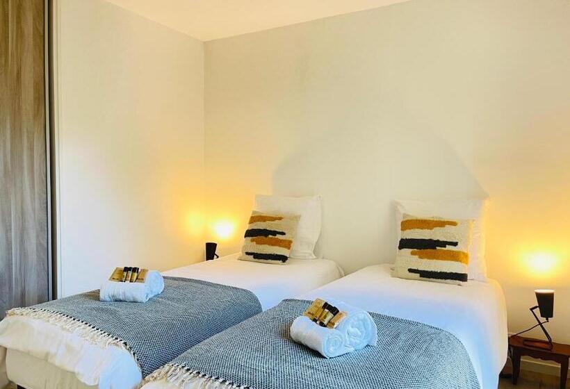 Très Bel Appartement Face Au Port Santa  Piscine