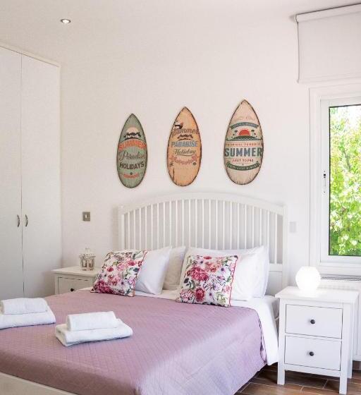 Villa Amelia By Ezoria Villas