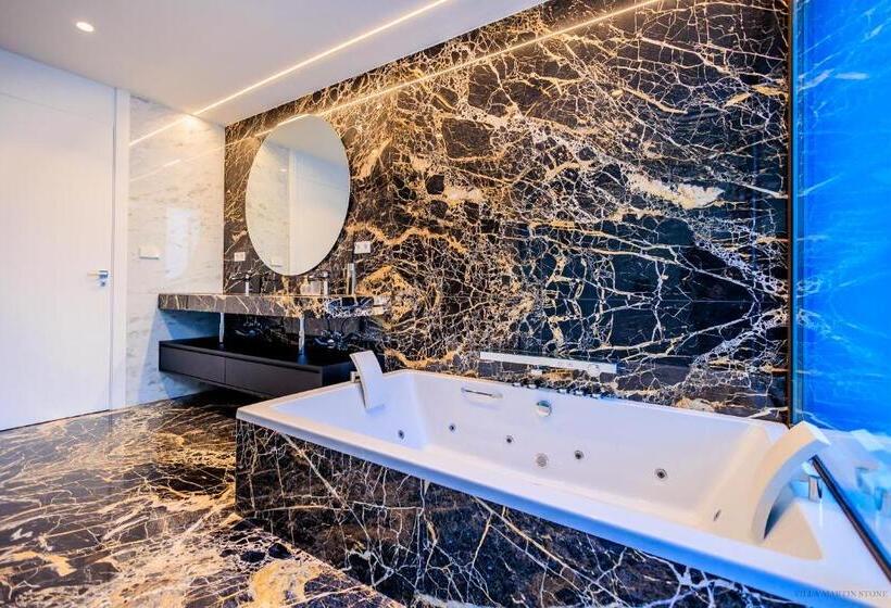 Villa Martin Stone  Las Colinas Golf Country