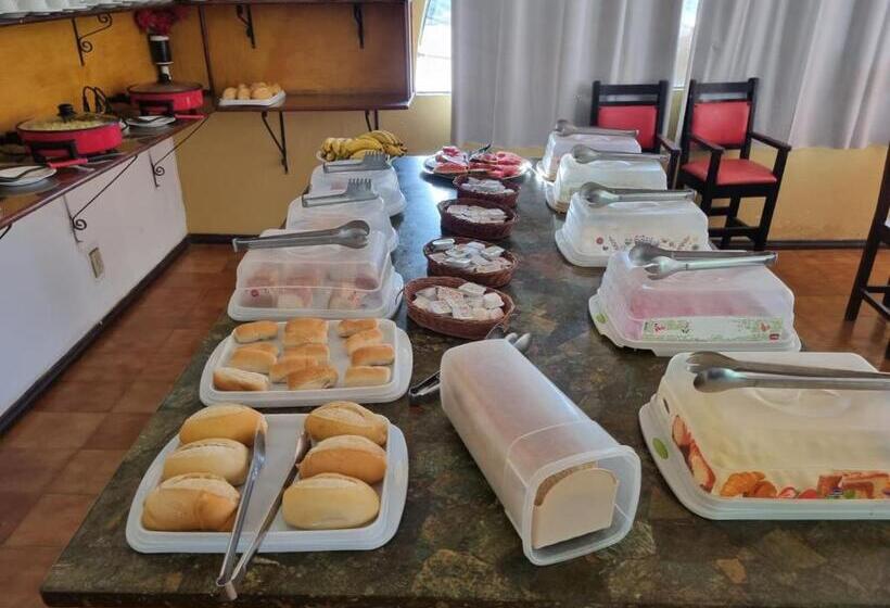 הוסטל De La Torre Pousada