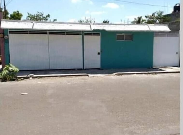 호스텔 El Costeñito Hostal