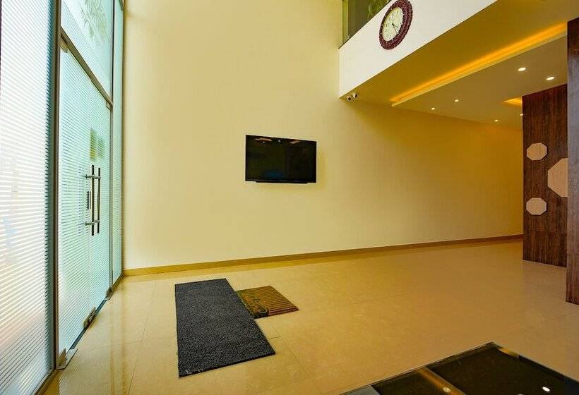 فندق صغير Fabhotel Senthur Inn