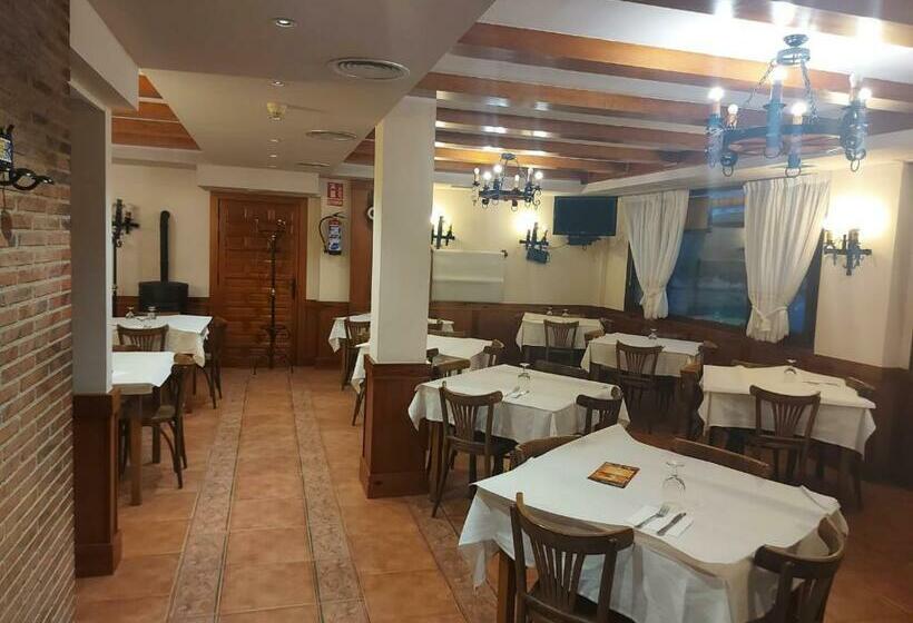 فندق صغير Hostal Linares