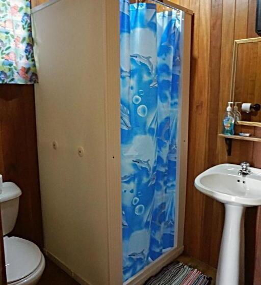 فندق صغير Mana Kai Camping & Cabins