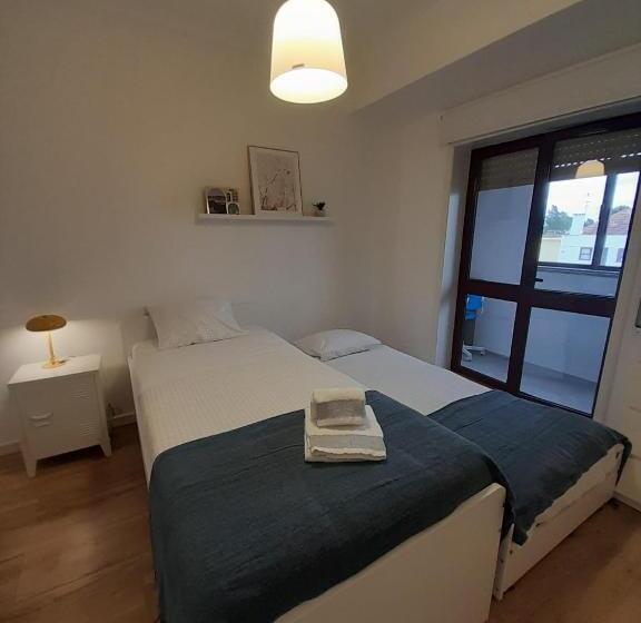 Amália Rodrigues  Apartamento Com 3 Quartos Em Pleno Coração De ílhavo