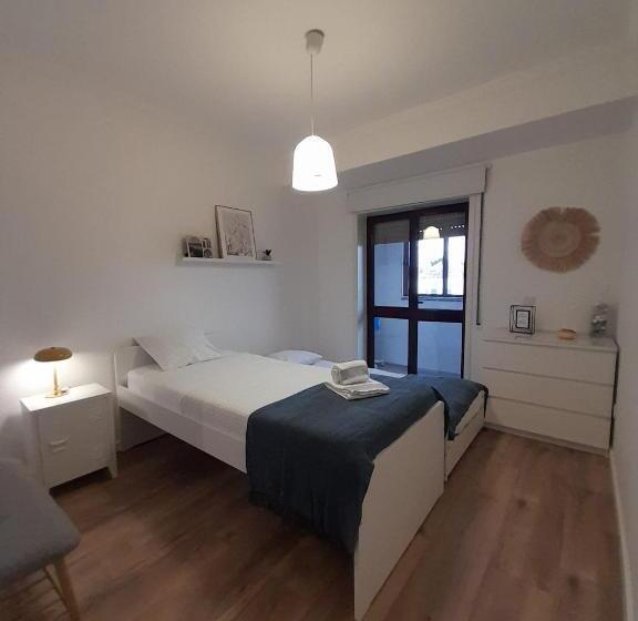 Amália Rodrigues  Apartamento Com 3 Quartos Em Pleno Coração De ílhavo