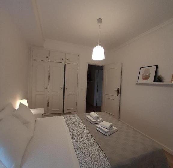 Amália Rodrigues  Apartamento Com 3 Quartos Em Pleno Coração De ílhavo