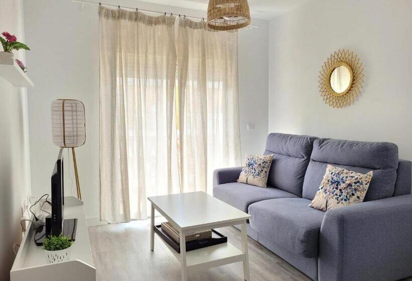 Apartamento En Rota Con Piscina Y Parking Junto Al Mar