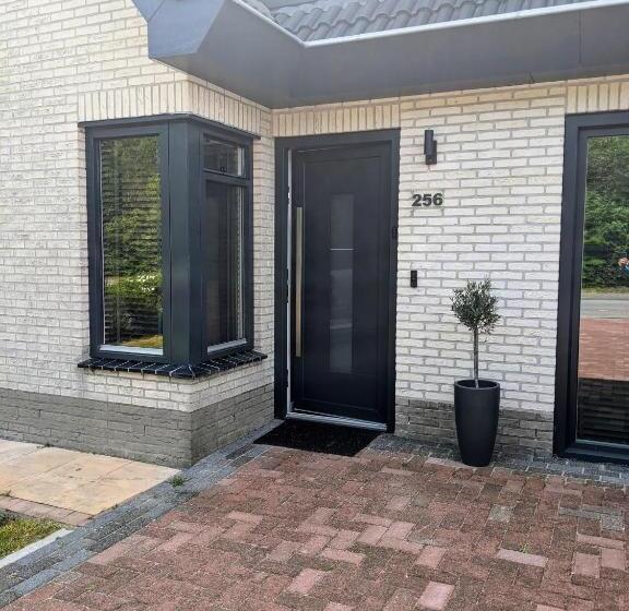 مبيت وإفطار Bed&bubbels 256