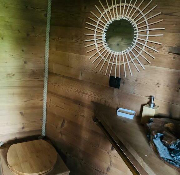 Bed and Breakfast Cabane Dans Las Arbres   Valmo Insolite