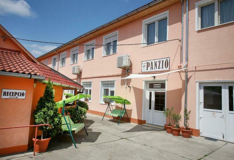 צימר Centrál Panzió