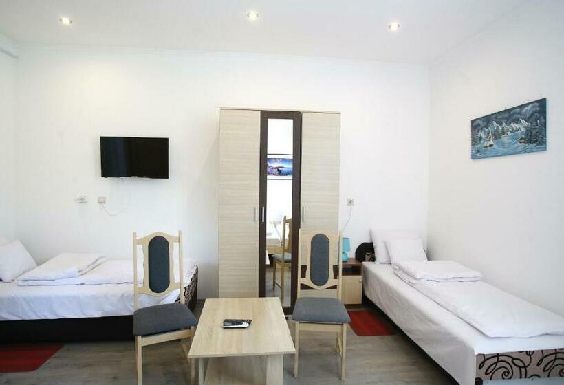 צימר Centrál Panzió