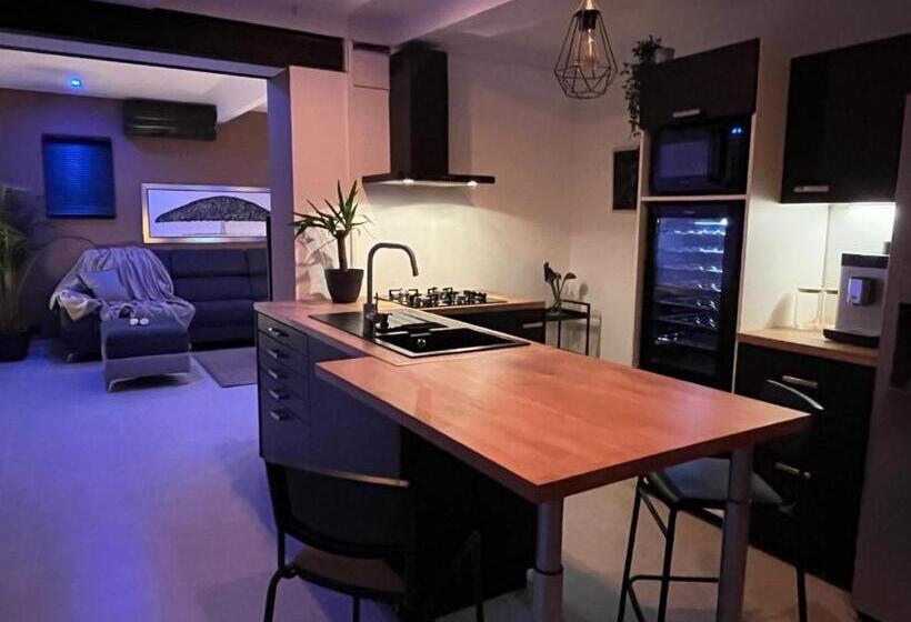 ベッドアンドブレックファースト La Suite De Charme Du Mas De La Fontaine De Jonquier Avec Spa Privatif