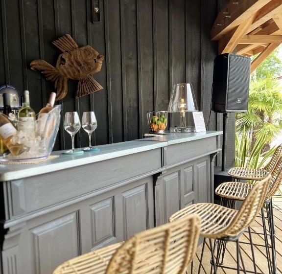 تختخواب و صبحانه Villacanau