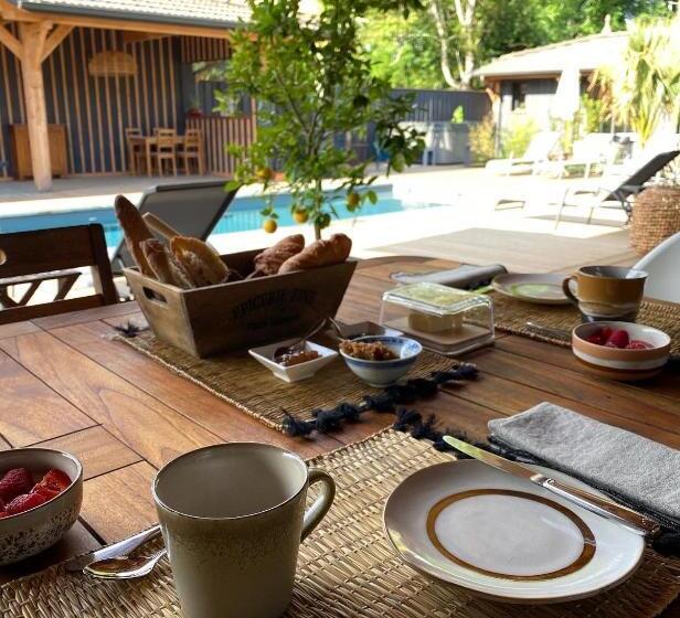 تختخواب و صبحانه Villacanau