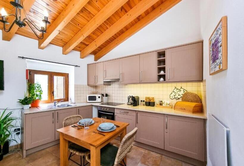 Flh Lagos Cozy House