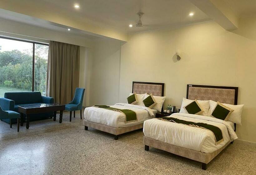 فندق Gautam S And Resort