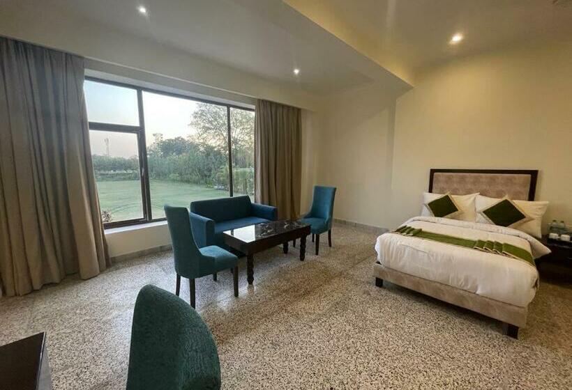 فندق Gautam S And Resort