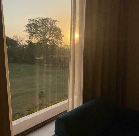 فندق Gautam S And Resort