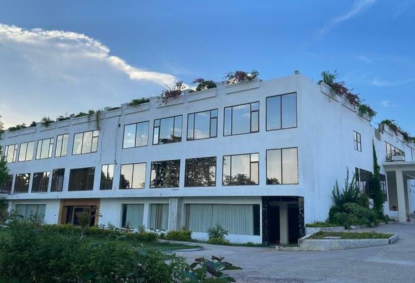 فندق Gautam S And Resort