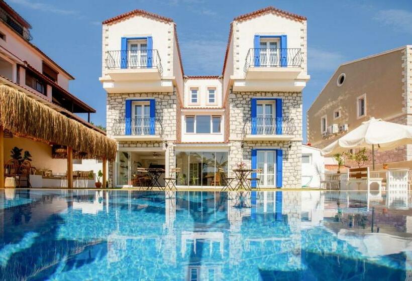 هتل Alacati Fora Bella