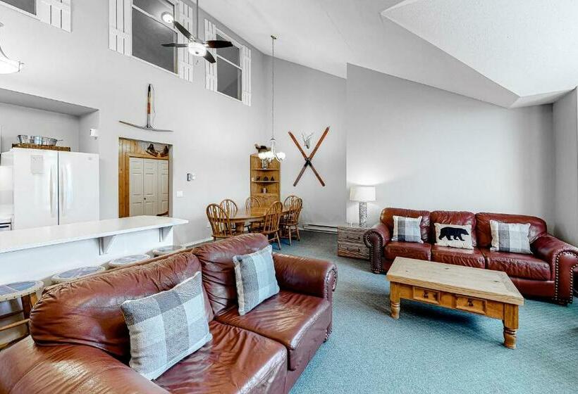 בית מלון כפרי Chateau On The Ridge 410