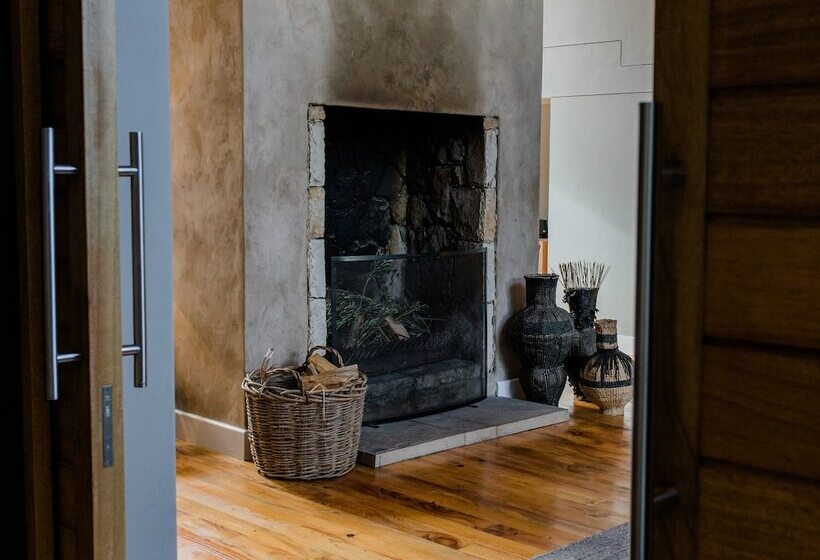 هتل Future Found Sanctuary In Hout Bay By Newmark