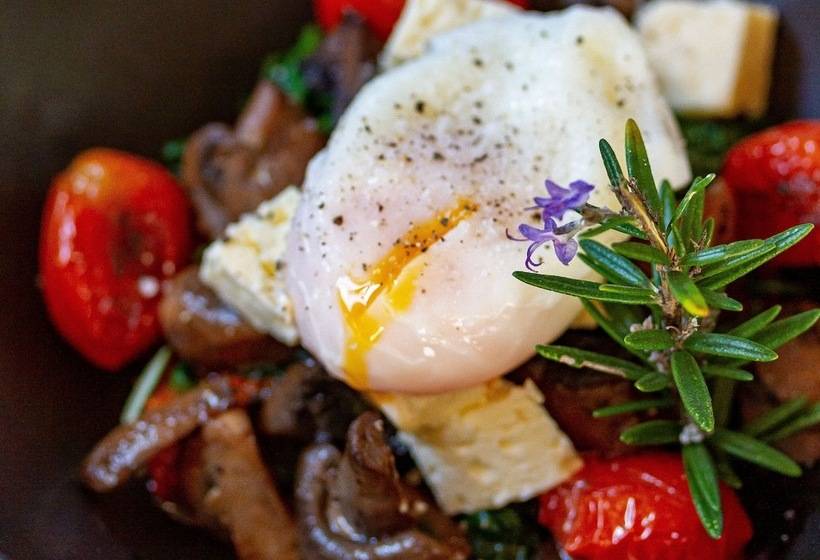 هتل Future Found Sanctuary In Hout Bay By Newmark