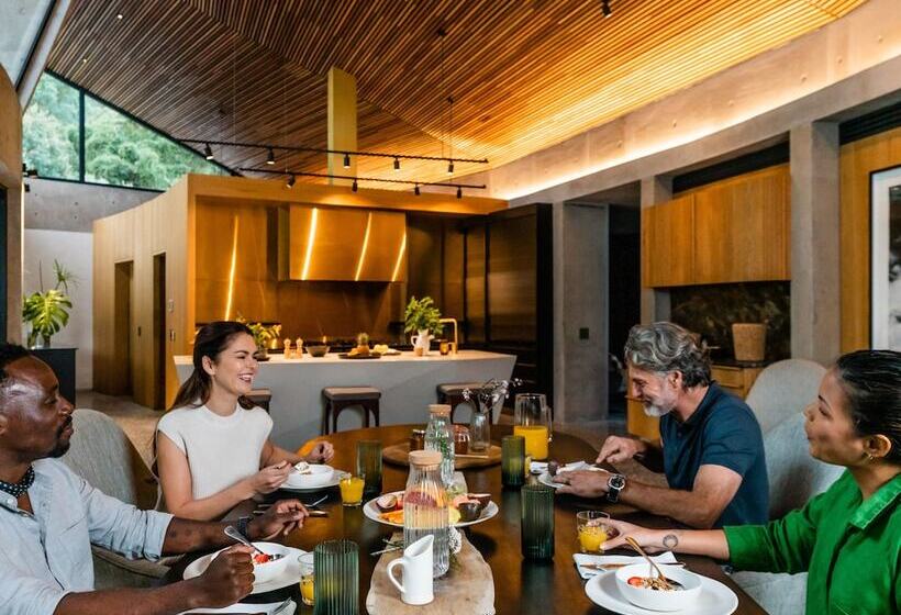 هتل Future Found Sanctuary In Hout Bay By Newmark