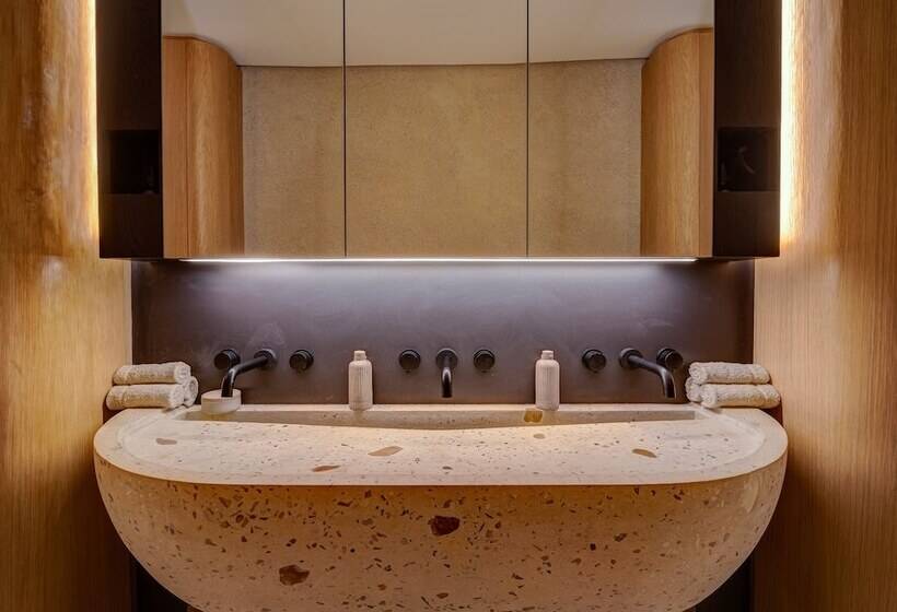 هتل Future Found Sanctuary In Hout Bay By Newmark