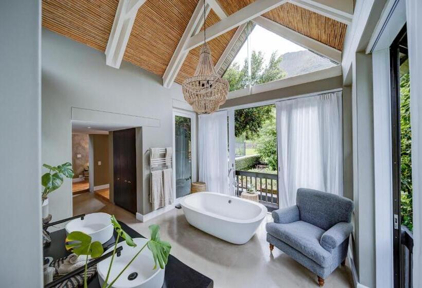 هتل Future Found Sanctuary In Hout Bay By Newmark