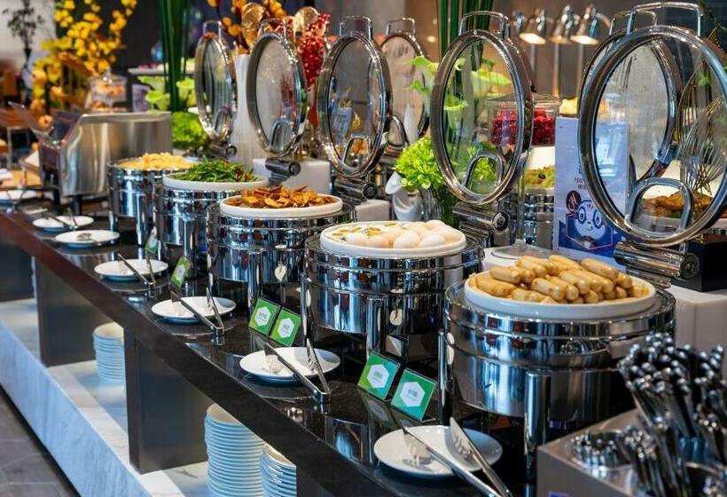 Отель Hampton By Hilton Guangzhou Jinshazhou