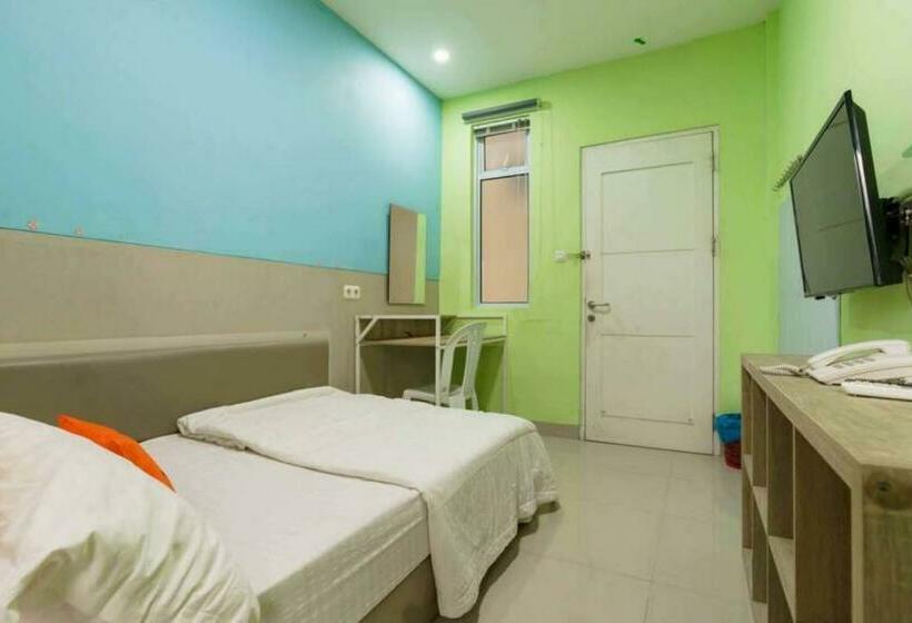 ホテル Koolkost Near Nagoya Hill Batam